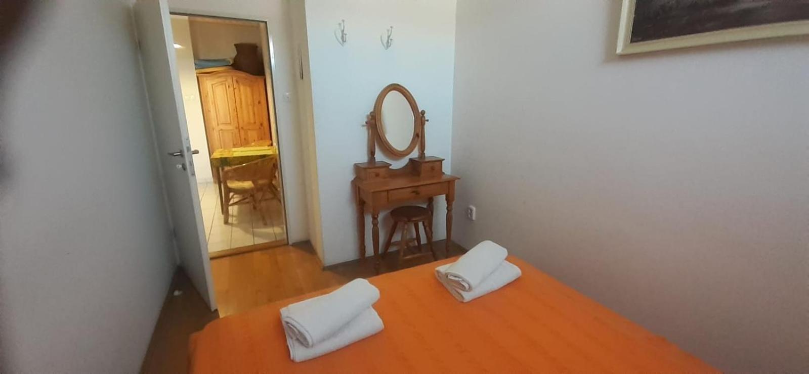 Pedestrian Street Apartment Хевіз Екстер'єр фото