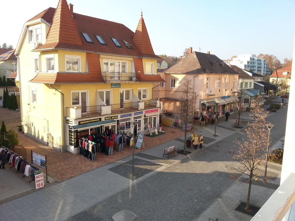 Pedestrian Street Apartment Хевіз Екстер'єр фото